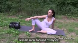 Amateur Babe Gets Huge Cock Outdoor