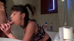 bathroom amateur