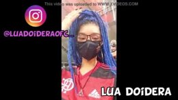 No meio da torcida do Flamengo no Maracana mostrei o peitinho